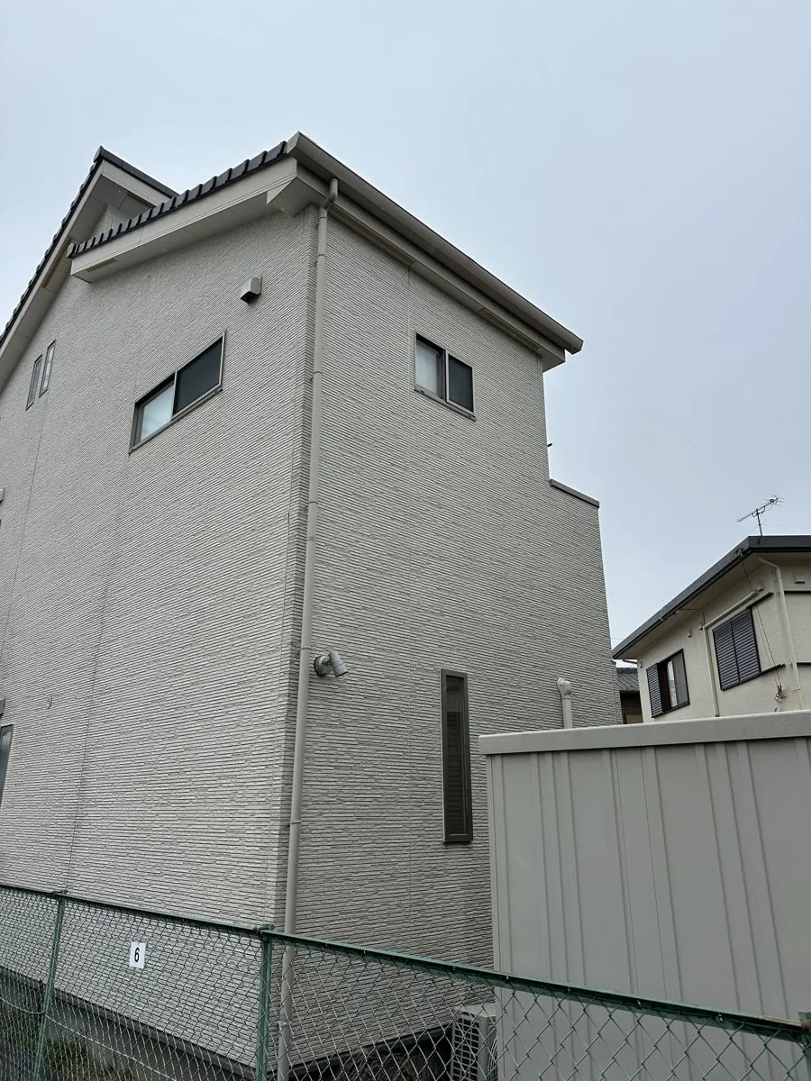 桶川市鴨川 F様邸 施工前 建物の角部