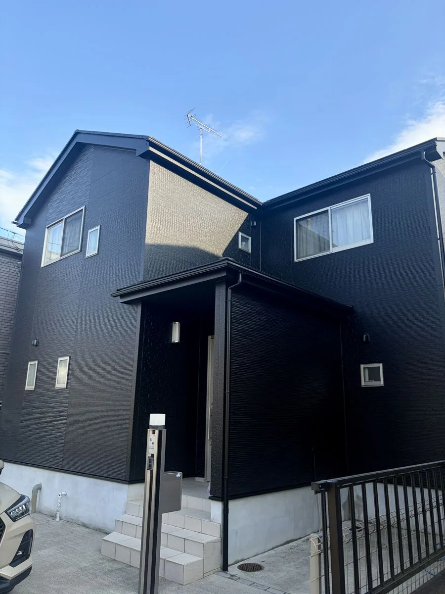 Real Makeが施工した外壁・屋根塗装後の住宅